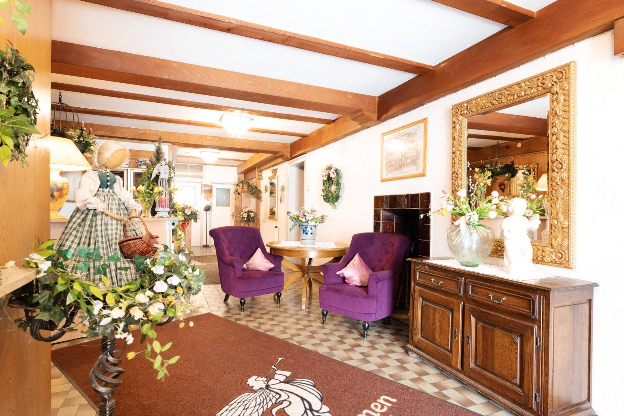 Oberguenzburg Hotel Garni "Zum Engel" מראה חיצוני תמונה
