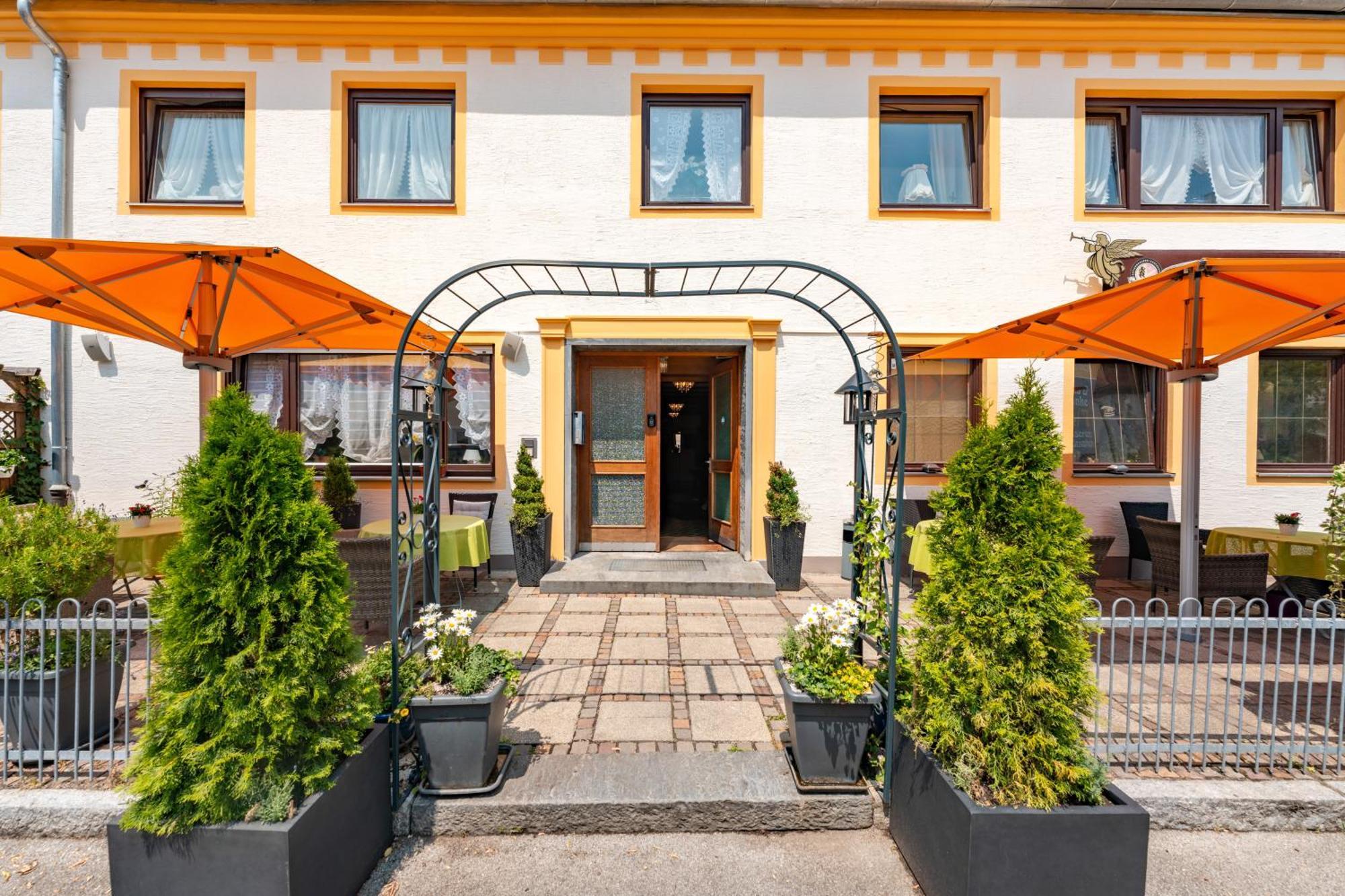 Oberguenzburg Hotel Garni "Zum Engel" מראה חיצוני תמונה