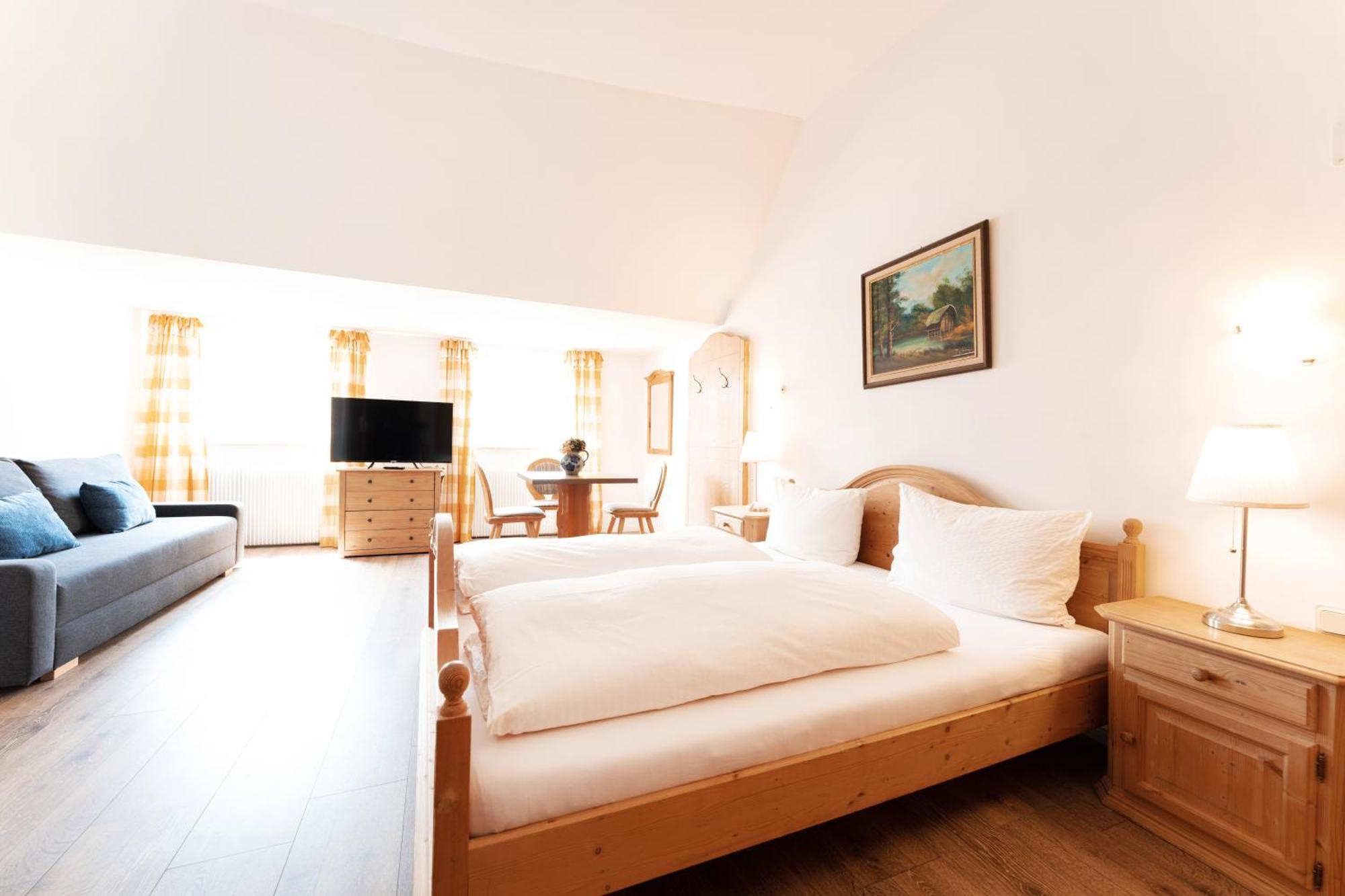 Oberguenzburg Hotel Garni "Zum Engel" מראה חיצוני תמונה